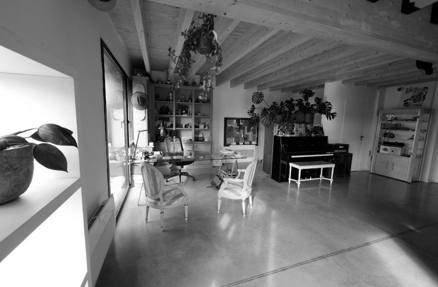 une photo du bureau de JC